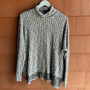 American Eagle Turtleneck High-Low Sweater- Size Large